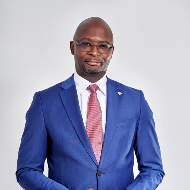 Vincent-Ongono-promu-au-poste-de-Directeur-general-de-SUNU-Assurances-Cameroun