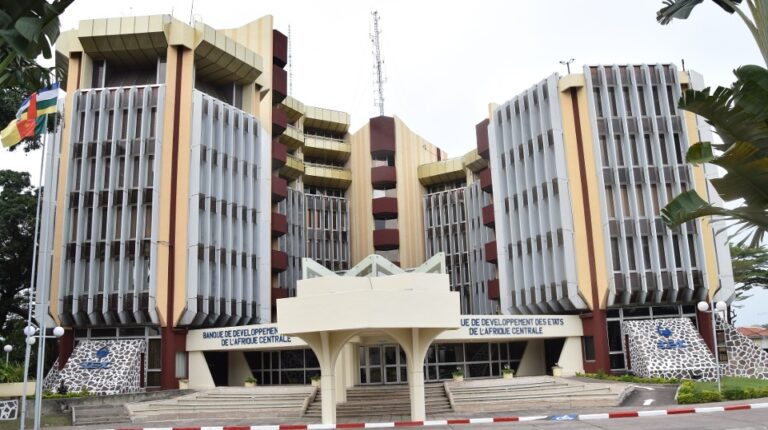 th-960x540-siege_bdeac.jpg(0)