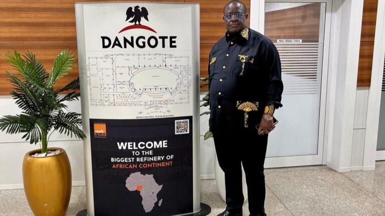 Le-patron-de-JFF-Holding-Jules-Francois-Famawa-dans-les-locaux-de-la-raffinerie-Dangote(0)