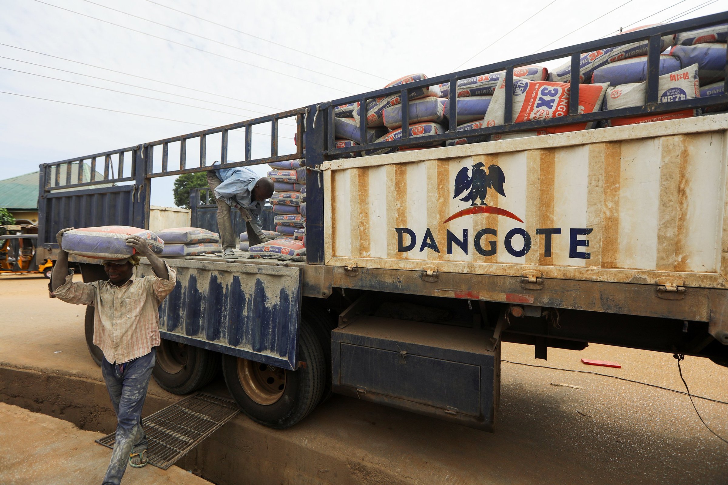 jad20240205-eco-nigeria-dangote-cement01