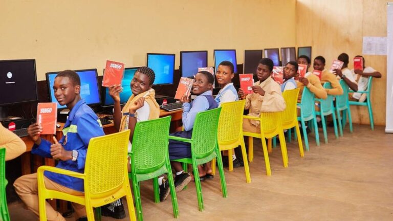 Des-eleves-de-Lycee-Technique-Bilingue-de-Mewoulou-