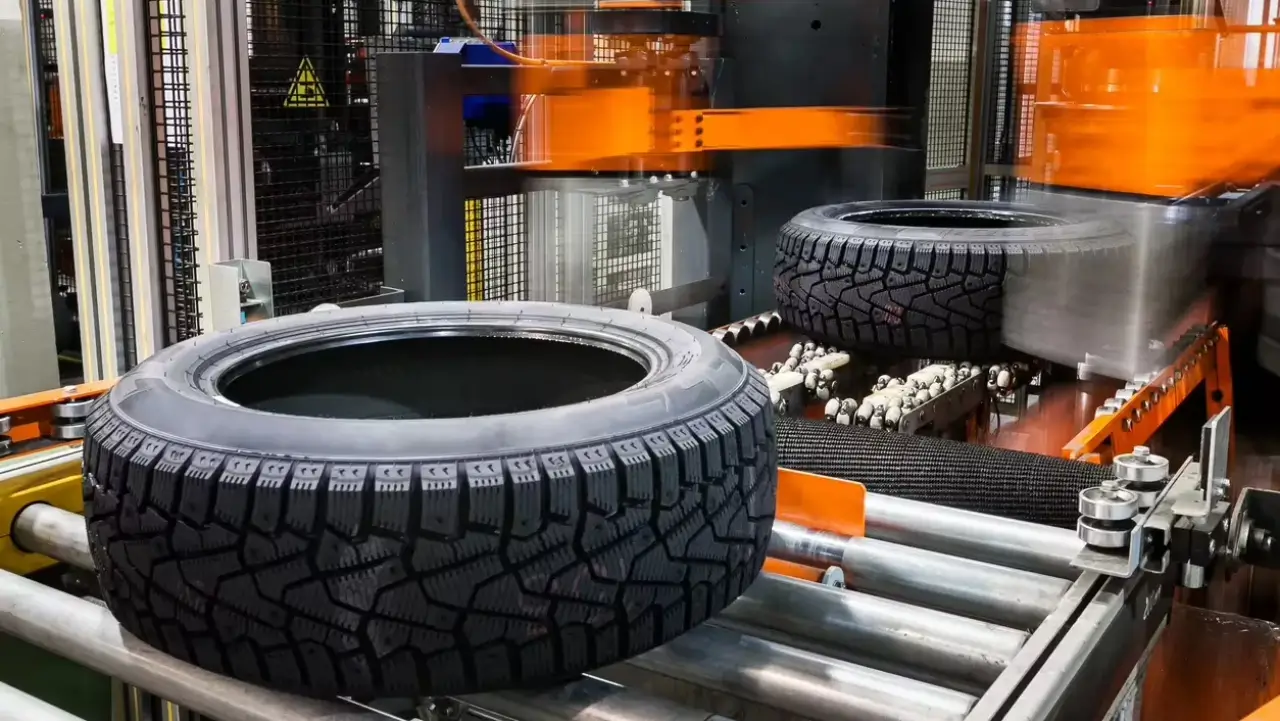 Usine-pneus-Oran-Double-Star-Tire-avec-El-Hadj-Larbi-Industrie-SHLI