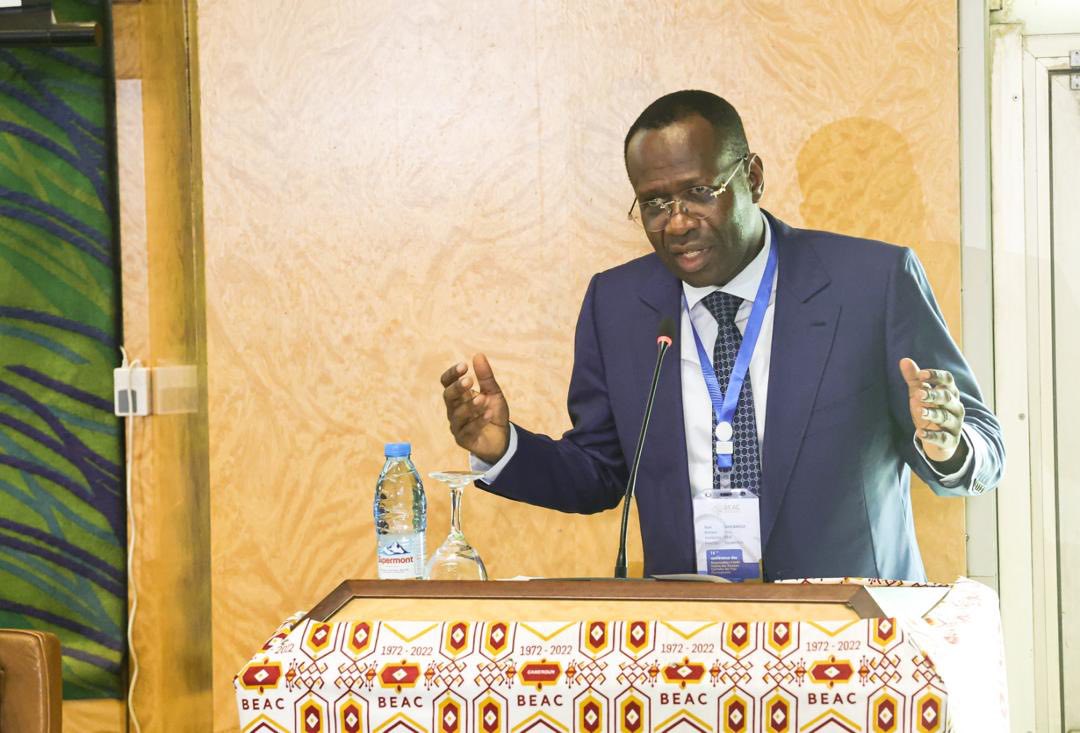 Yvon Sana Bangui, Gouverneur de la Beac 1.1