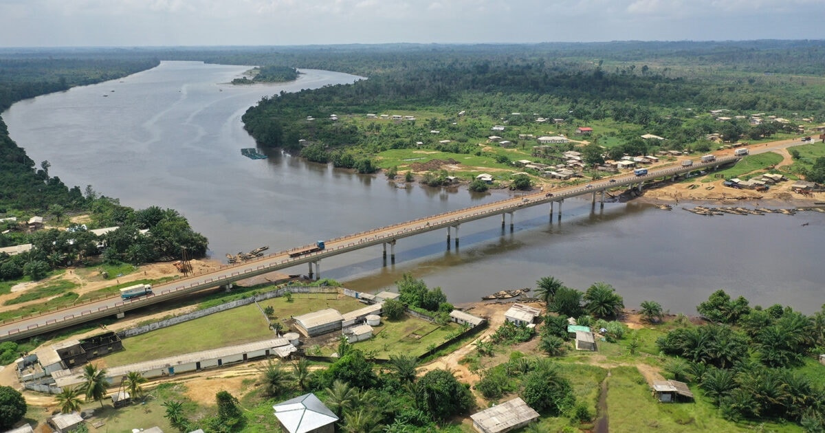 SECOND PONT SUR LA DIBAMBA