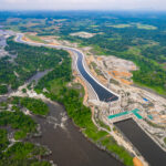 Vue aerienne du barrage hydroelectrique de Natchigal