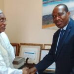 Dr Théodore Nsangou, Directeur général de Electricity Development Corporation (EDC) et Aliou Issa, Président du Conseil régional de l’Adamaoua.