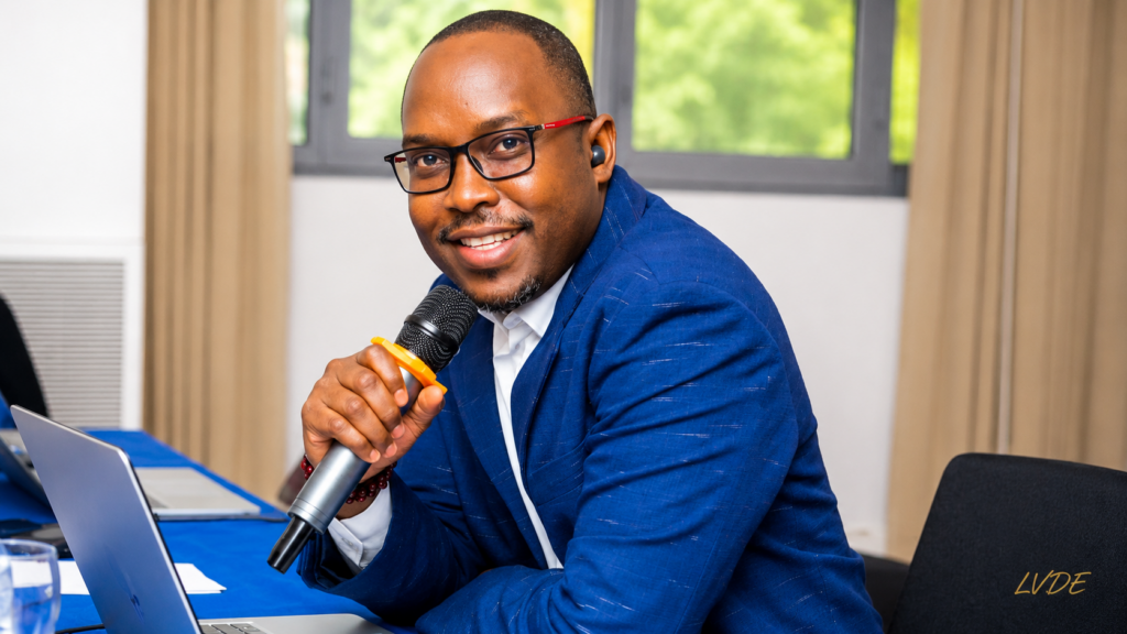 La compagnie financière dirigée par l’homme d’affaires burkinabè Idrissa Nassa a désigné Lionel Wenceslas Ouédraogo, haut cadre de la finance ouest-africaine, pour piloter la mise en service de Coris Bank Cameroun, dans le cadre de son expansion en zone CEMAC.