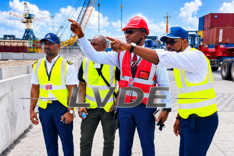 En mission cette semaine au Port de Douala, les experts du projet SCOPE Africa évaluent les dispositifs de gestion des flux logistiques afin d'identifier des solutions durables contre la congestion.