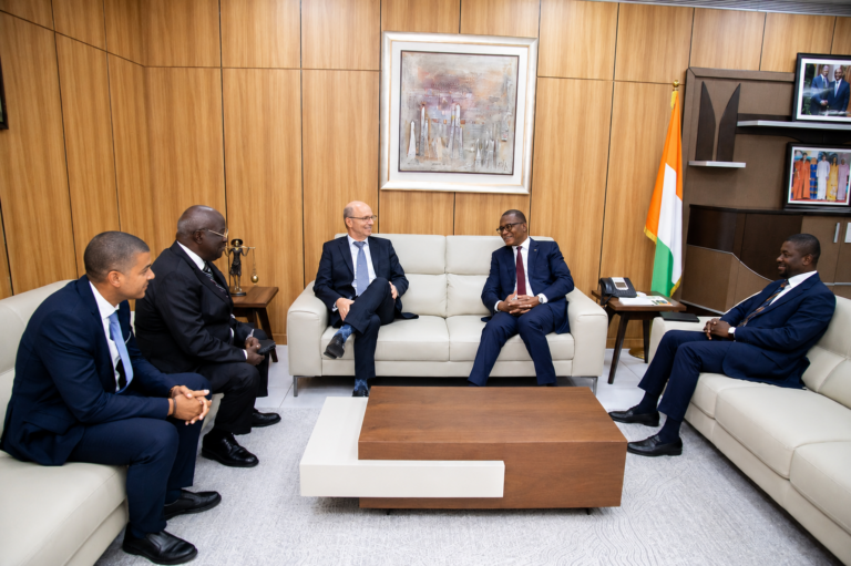 Dans le cadre d'un contrat-plan conclu avec l'État ivoirien, ce programme vise à renforcer le sucre, développer la filière maïs et accélérer la transformation agro-industrielle du pays.