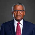 Aliko Dangote ouvre jusqu'à 30 % du capital de la future raffinerie de Lamu, au Kenya, aux États d'Afrique de l'Est. Ce projet énergétique de près de 20 milliards de dollars vise à renforcer la souveraineté énergétique et l'intégration économique régionale.