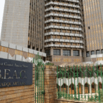La Banque des États de l'Afrique centrale (BEAC) a lancé, le 29 juillet 2026 à Douala, un code QR interopérable destiné aux six pays de la CEMAC.