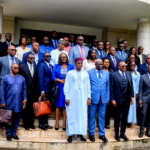Roger Athanase Meyong Abath, directeur général des Impôts, échange avec les responsables de la CCIMA et du secteur privé à Douala dans le cadre des consultations sur la Loi de finances 2027.
