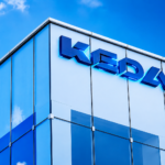 Usine Keda Cameroon Ceramics à Kribi, où la filiale de Keda Industrial a porté son chiffre d'affaires à 58,7 milliards de FCFA et produit plus de 21 millions de m² de carreaux en 2025.