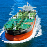 Aliko Dangote et le groupe Dangote Industries renforcent leur stratégie logistique avec un projet d’acquisition de navires pour développer leurs exportations en Afrique.