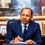 Francis Nana Djomou, président de Biopharma, diversifie ses activités avec la création de Cameroon Organic Poultry Farm, spécialisée dans l'aviculture et la transformation agroalimentaire au Cameroun.