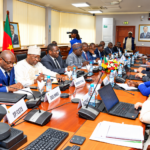 Le ministre Alamine Ousmane Mey échange avec la mission du FMI à Yaoundé en septembre 2026