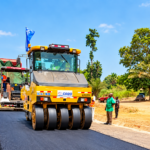 Chantier routier au Cameroun réalisé dans le cadre d’un programme financé par la Banque africaine de développement.