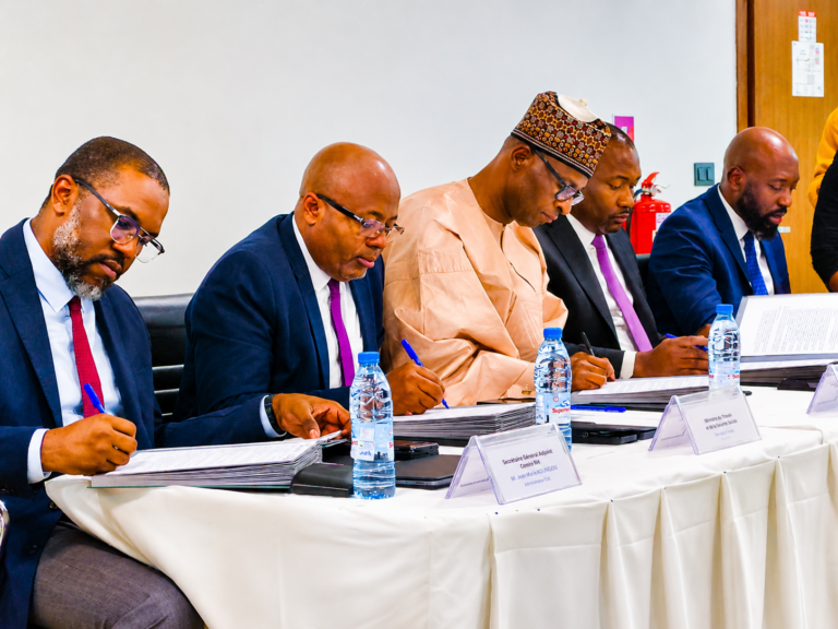 General Bank, Afriland First Bank et BGFIBank structurent un financement de 200 milliards FCFA pour la Socadel au Cameroun