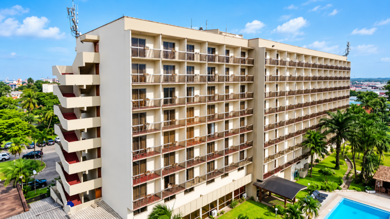 Hôtel Sawa à Douala : la SOHLI engage un investissement de 1,7 milliard de FCFA pour construire un nouveau pôle de restauration et d'événementiel afin de renforcer l'attractivité de son établissement quatre étoiles.