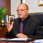 Paul Essimi Ngono appelé à succéder à Albert Nkemla à la présidence de CCA Bank