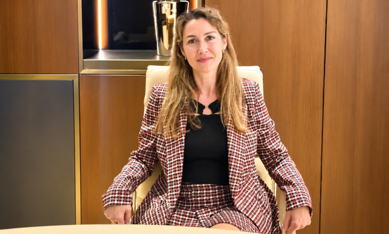 Romy Castel, héritière du groupe Castel, au cœur d’un contentieux sur la gouvernance d’IBBM à Singapour.