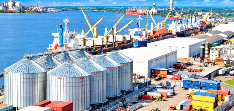 Les nouveaux magasins cales du Port de Douala-Bonabéri, modernisés dans le cadre des réformes engagées par le Port autonome de Douala pour renforcer les capacités logistiques et la compétitivité portuaire.