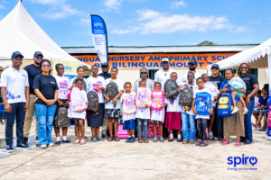 Spiro Cameroun remet des fournitures scolaires à 100 jeunes filles déplacées internes à Bonabéri, Douala.