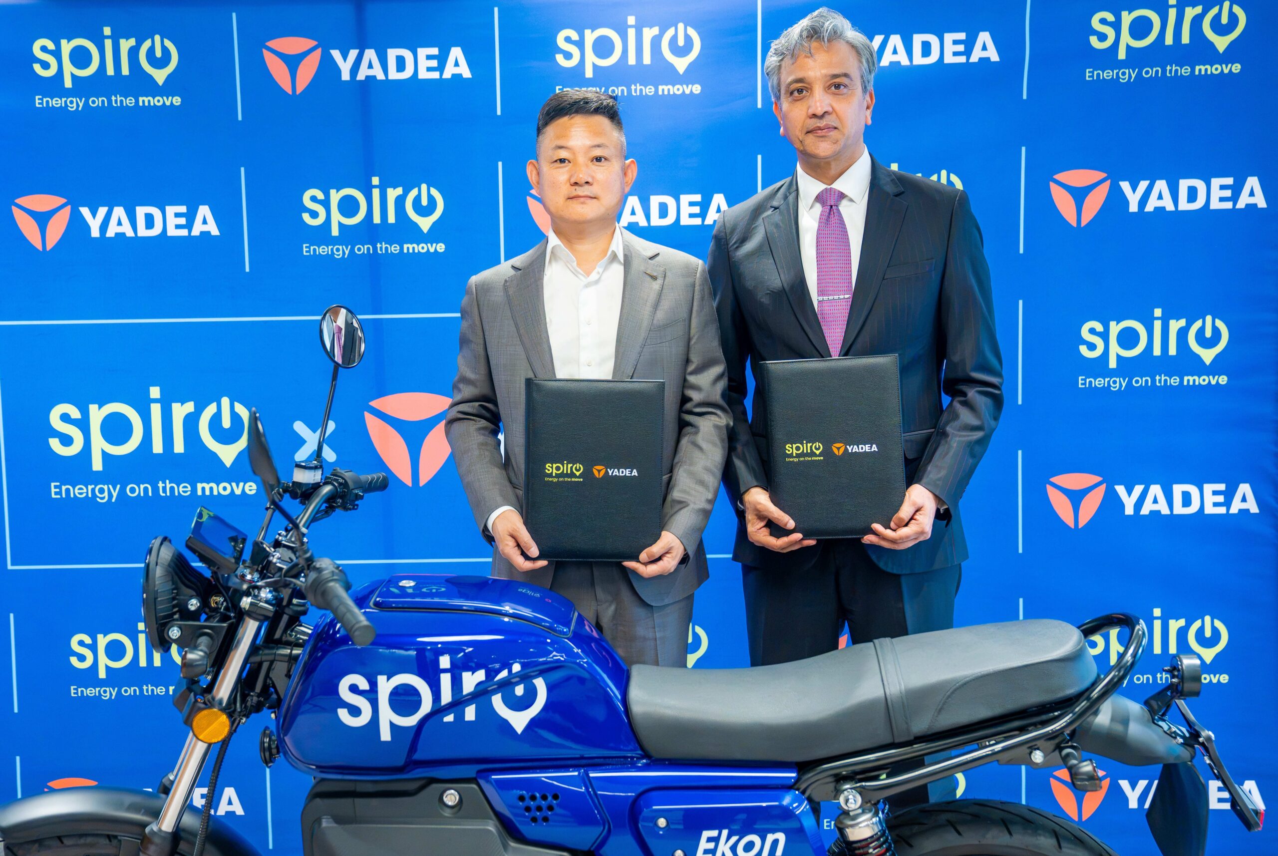 Yadea et Spiro signent un partenariat stratégique à Dubaï pour accélérer le déploiement des motos électriques et des stations d’échange de batteries en Afrique.
