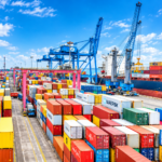 Le terminal à conteneurs du Port de Douala-Bonabéri, exploité par la Régie du Terminal à Conteneurs (RTC), avec ses équipements de manutention modernisés et ses infrastructures en développement après la reprise en régie par le PAD.