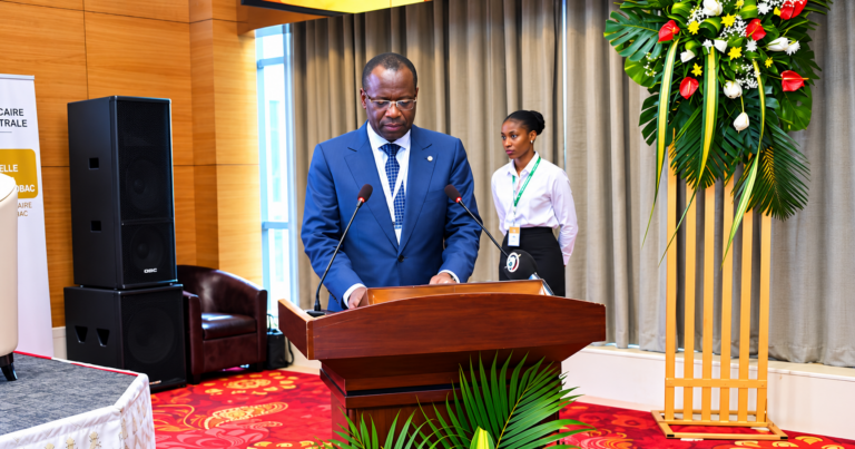 Yvon Sana Bangui, gouverneur de la BEAC et président de la COBAC, lors de la concertation annuelle avec les acteurs bancaires de la CEMAC.
