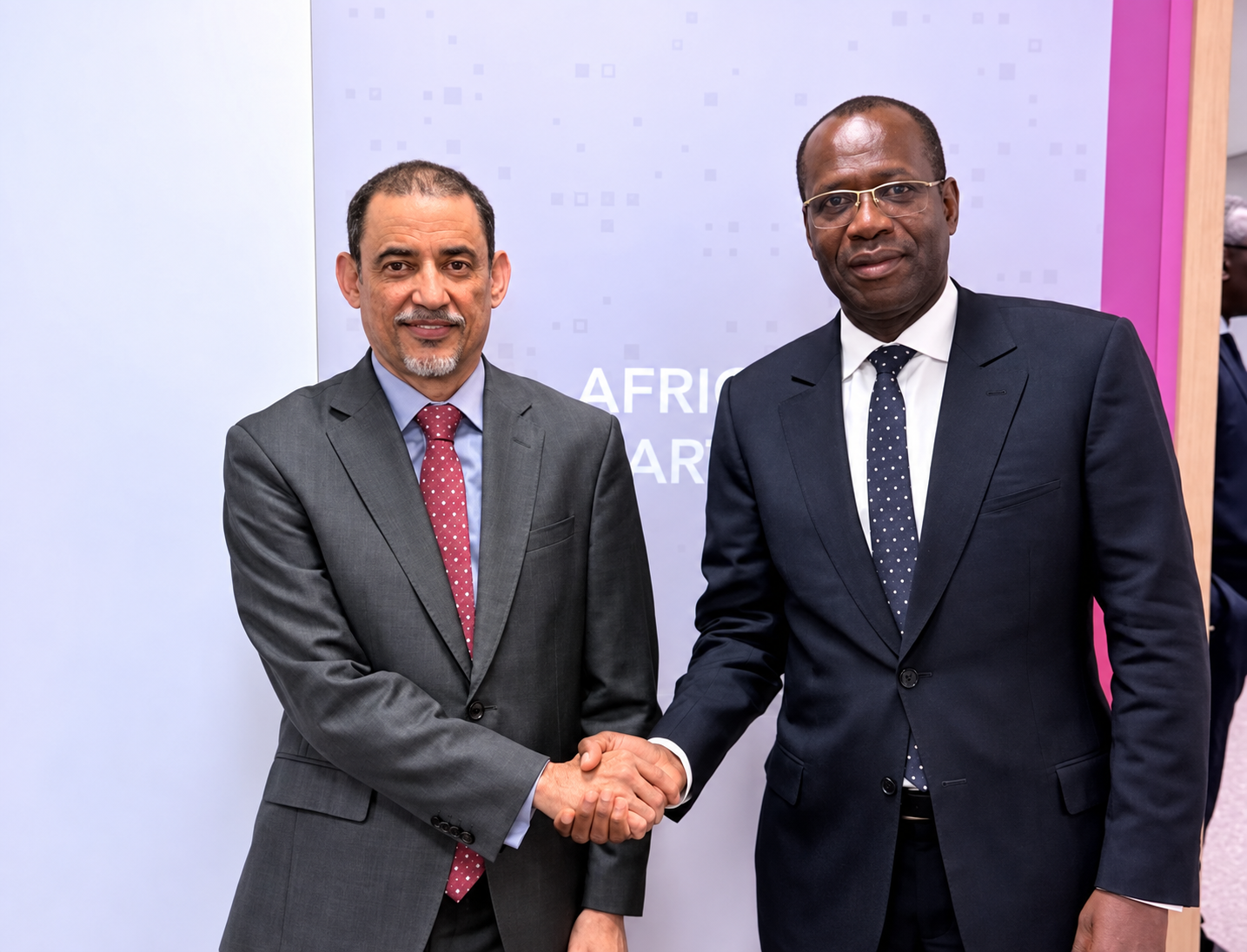 Yvon Sana Bangui et le FMI discutent de la revue des assurances régionales de la CEMAC