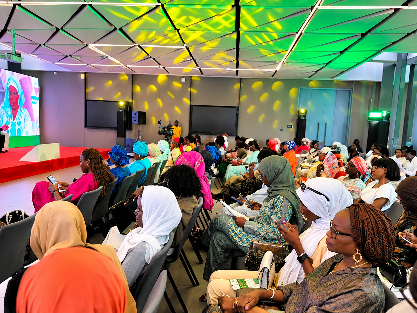 AGRA lance le programme VALUE4HER en Côte d’Ivoire pour connecter les entrepreneures agroalimentaires à un réseau de plus de 17 000 entreprises féminines dans 48 pays africains et faciliter leur accès aux financements et aux marchés.