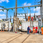 Ligne électrique de transport Logbaba–Bassa 1 de Sonatrel à Douala.