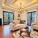 DAHARA Apparts à Ekoumdoum, Yaoundé : appartements meublés haut standing et studios Cosy avec cuisine équipée, salon, balcons et Wi-Fi haut débit.