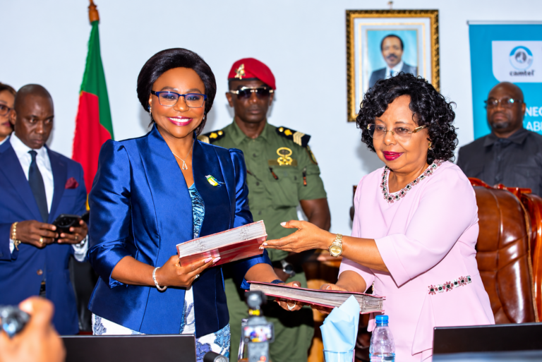 Camtel et le ministère des Enseignements secondaires signent une convention pour accélérer la transformation numérique des établissements scolaires au Cameroun.