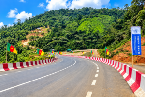 CFHEC utilise une solution géosynthétique pour reconstruire la section de la falaise de Dschang, officiellement rouverte à la circulation le 1er octobre 2026.