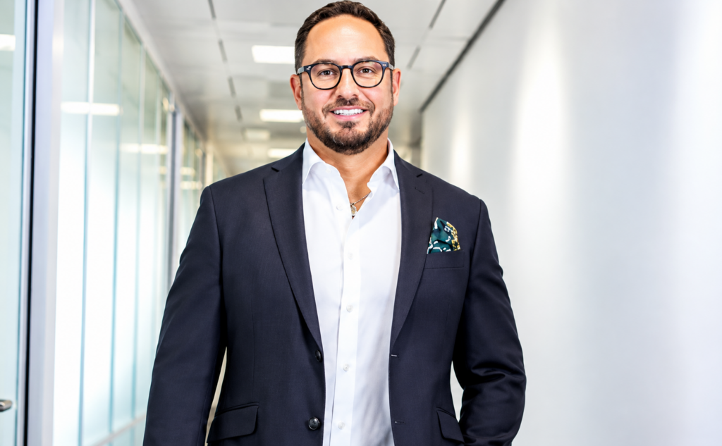 Gregory Clerc, directeur général du Groupe Castel, dont la gouvernance est soutenue par les conseils d’administration de Cassiopée et de DF Holding après la décision judiciaire à Singapour.