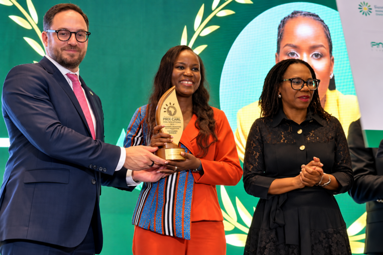 Marietta Gonroudobou, fondatrice d’Agro Hikari au Bénin, remporte le Prix Pierre Castel 2026 grâce à sa solution d’agriculture de précision.
